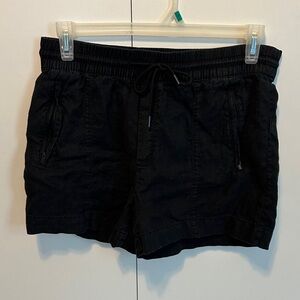 Athleta Women's Black Cargo Shorts 100% linen